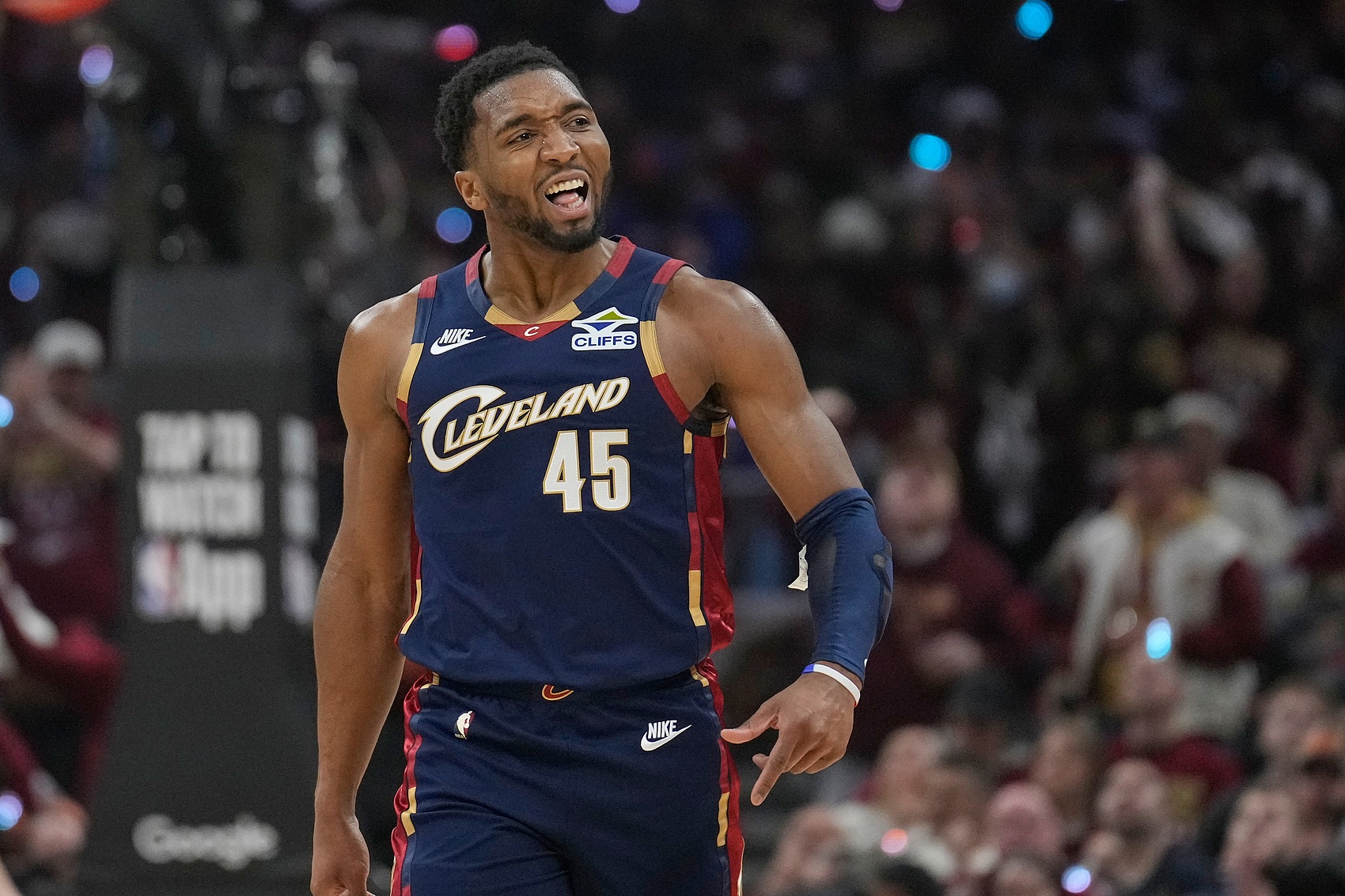 NBA-24中6拿到20分！米切尔：我们必须找到赢球办法 要守住主场